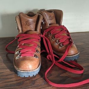 Danner Cascade Boots